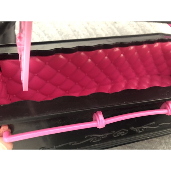 Monster High DRACULAURA JEWELRY BOX COFFIN BED 2010 - Picture 8 of 8